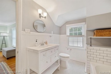 Discover the perfect blend of comfort, convenience, and walkable - photo 25