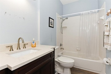 Welcome to this beautifully maintained 3-bedroom, 2-bathroom - photo 28