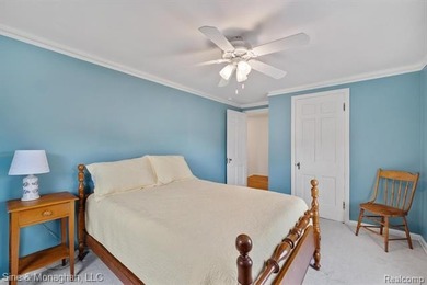 Discover the perfect blend of comfort, convenience, and walkable - photo 32