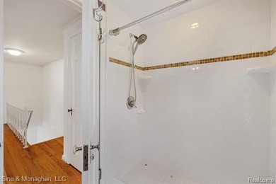 Discover the perfect blend of comfort, convenience, and walkable - photo 34