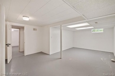 Discover the perfect blend of comfort, convenience, and walkable - photo 35