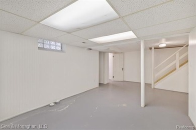 Discover the perfect blend of comfort, convenience, and walkable - photo 36