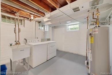 Discover the perfect blend of comfort, convenience, and walkable - photo 38