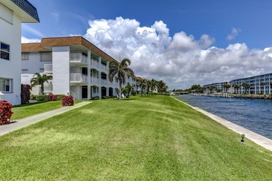 Enjoy direct water view of boats, fish, manatee, birds where the - photo 38