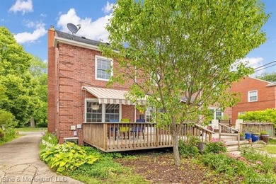 Discover the perfect blend of comfort, convenience, and walkable - photo 43