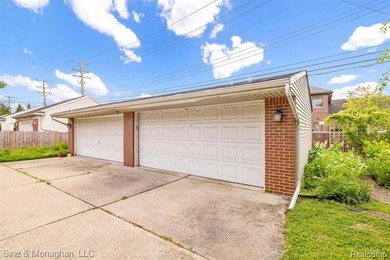Discover the perfect blend of comfort, convenience, and walkable - photo 45