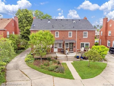 Discover the perfect blend of comfort, convenience, and walkable - photo 47