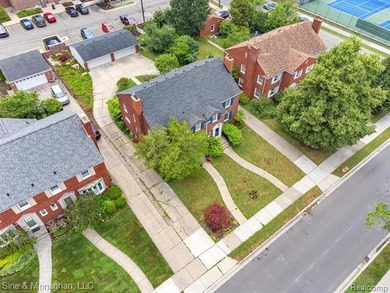 Discover the perfect blend of comfort, convenience, and walkable - photo 48