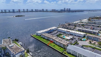 Enjoy direct water view of boats, fish, manatee, birds where the - photo 54