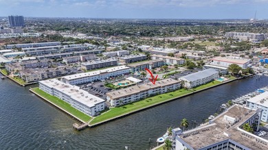 Enjoy direct water view of boats, fish, manatee, birds where the - photo 57