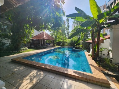 We are pleased to present this stunning home in Altos del Golf - photo 8