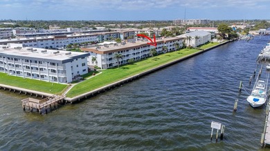 Enjoy direct water view of boats, fish, manatee, birds where the - photo 60