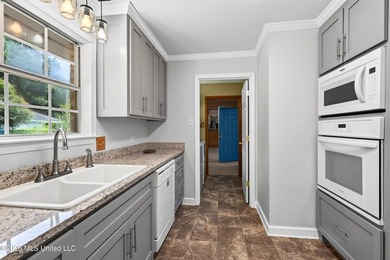 Looking for a move in ready 3 bedroom home in Gulfport with room - photo 13