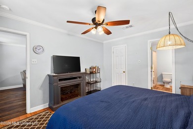 Looking for a move in ready 3 bedroom home in Gulfport with room - photo 17