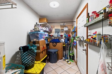 Looking for a move in ready 3 bedroom home in Gulfport with room - photo 26
