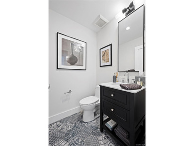 Completely Renovated Southampton Gem! Set on a beautifully - photo 27