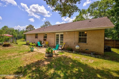 Looking for a move in ready 3 bedroom home in Gulfport with room - photo 29