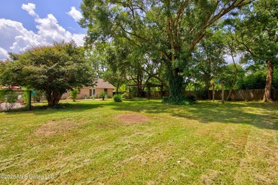 Looking for a move in ready 3 bedroom home in Gulfport with room - photo 34