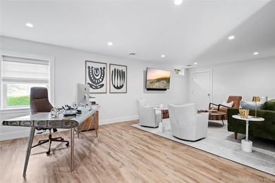 Completely Renovated Southampton Gem! Set on a beautifully - photo 34