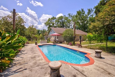 Looking for a move in ready 3 bedroom home in Gulfport with room - photo 40