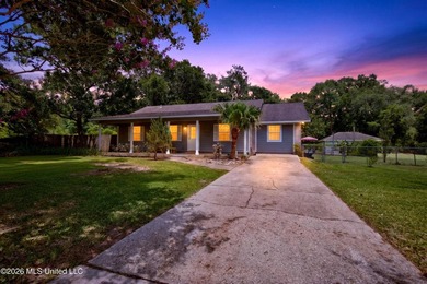 Looking for a move in ready 3 bedroom home in Gulfport with room - photo 47