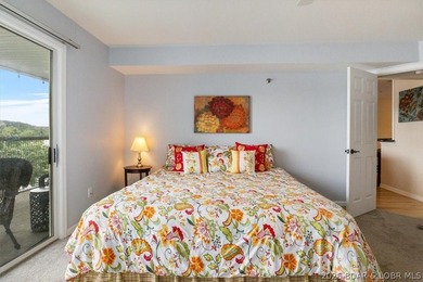 Seller offering a $5,000 Credit toward living room furniture & - photo 13