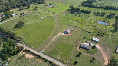 Welcome to country living at its finest! This 2022 Custom Built - photo 3