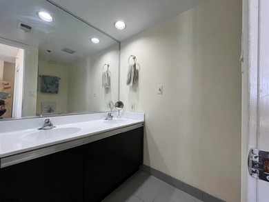 EXCEPTIONAL SOUTHSIDE PENTHOUSE OPPORTUNITY Experience elevated - photo 14