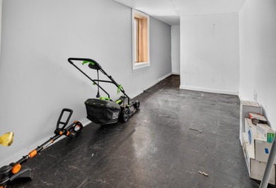 Welcome to this spacious Chicago home offering room to spread - photo 15
