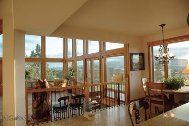There are plenty of luxury homes. There are very few places - photo 17