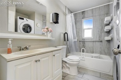 Welcome Home to this beautiful, accessible, private, main-level - photo 33