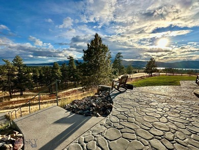 There are plenty of luxury homes. There are very few places - photo 40