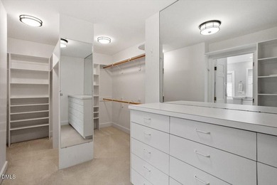 Elegance and modern luxury converge in this exceptional Harold - photo 41