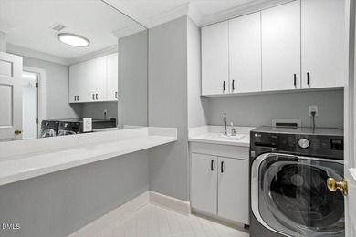 Elegance and modern luxury converge in this exceptional Harold - photo 50