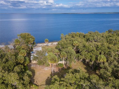 Lake Harney Home For Sale in Geneva Florida