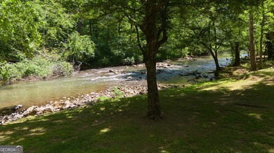 Welcome to your own private paradise! Tucked away on 25 - photo 3