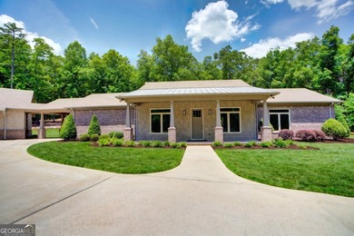 Welcome to your own private paradise! Tucked away on 25 - photo 4