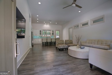 Welcome to your own private paradise! Tucked away on 25 - photo 5
