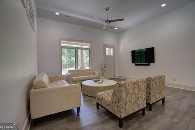 Welcome to your own private paradise! Tucked away on 25 - photo 8