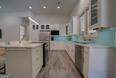 Welcome to your own private paradise! Tucked away on 25 - photo 10