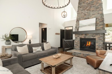 Discover this beautifully remodeled 4-bedroom, 3-bath home - photo 17