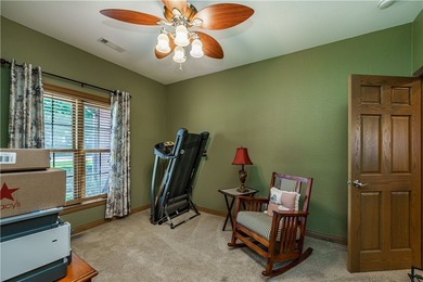 Conveniently located close to golf, shopping, and the main gate - photo 20