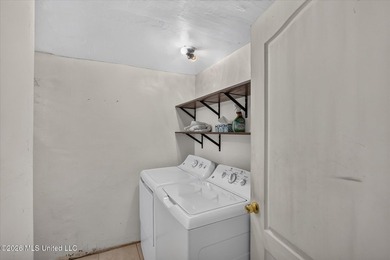 Welcome to 16080 Crestview Drive in Gulfport! Conveniently - photo 38
