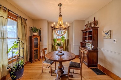 Welcome to this charming white cottage/Bungalow in the heart of - photo 4