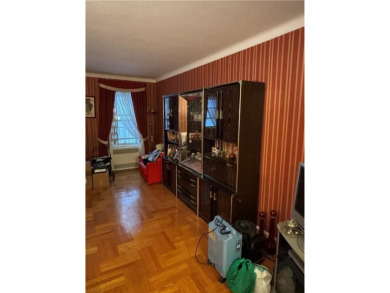 Welcome to 901 Avenue H, Unit 4J a bright and spacious 1-bedroom