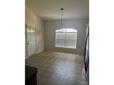 Beautiful 4 bedroom/3 bath home in Tanglewood Oaks....Welcome - photo 3