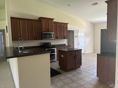 Beautiful 4 bedroom/3 bath home in Tanglewood Oaks....Welcome - photo 4