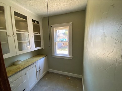 Opportunity knocks at 332 Carter Street! This income-producing - photo 5