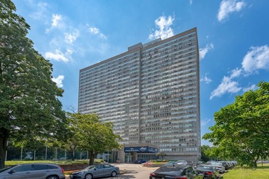 Lake Michigan - Cook County Condo For Sale in Chicago Illinois