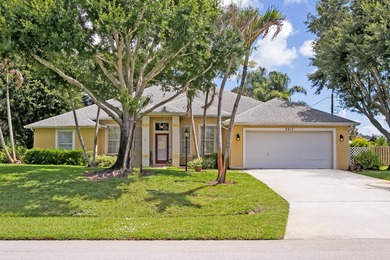 Welcome to Paradise! Impressive Custom-Built CBS, One Owner, 4 - photo 2